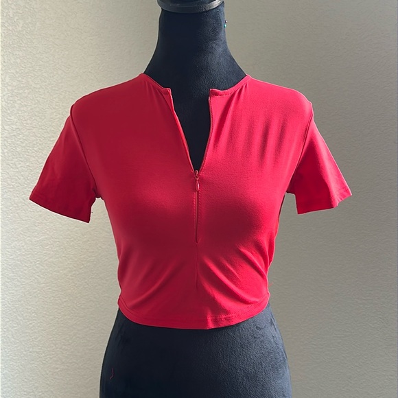NWOT Women’s Quarter Zip Red Top - Picture 1 of 6